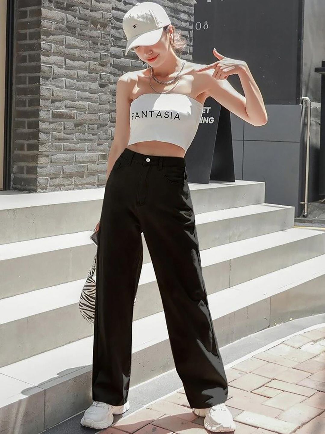 Women Straight Fit Clean Look Stretchable Jeans