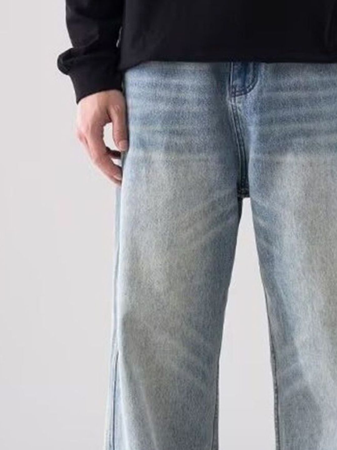 Men Wide Leg Mid-Rise Light Fade Jeans