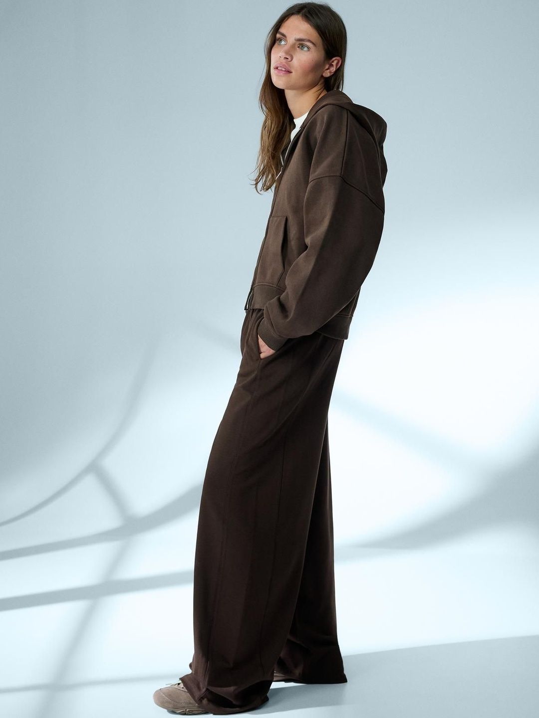 Oversize zip-up hoodie
