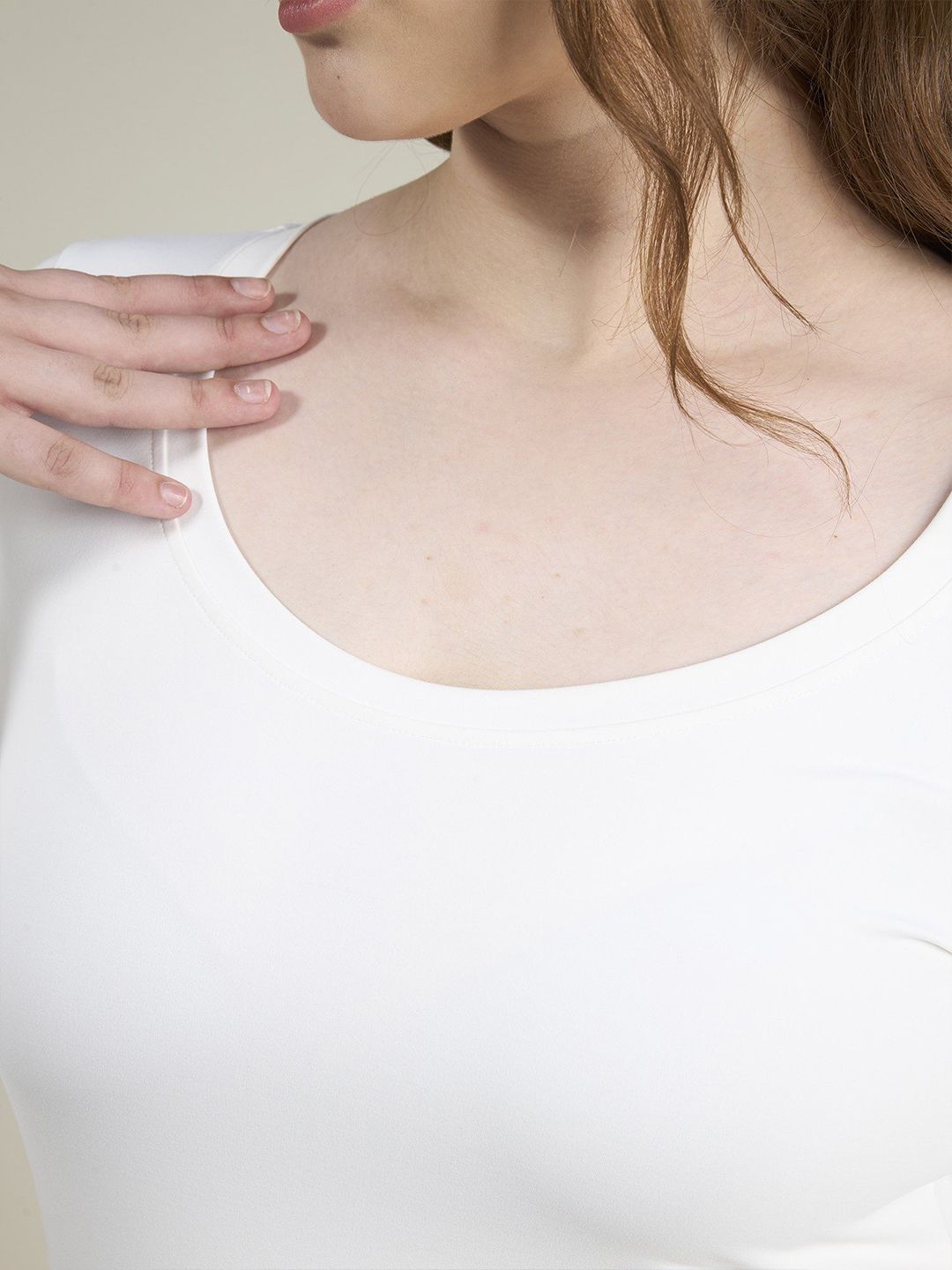 Women Solid White Long Sleeve Sculpt Scoop Top