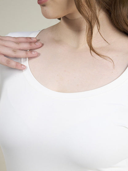 Women Solid White Long Sleeve Sculpt Scoop Top