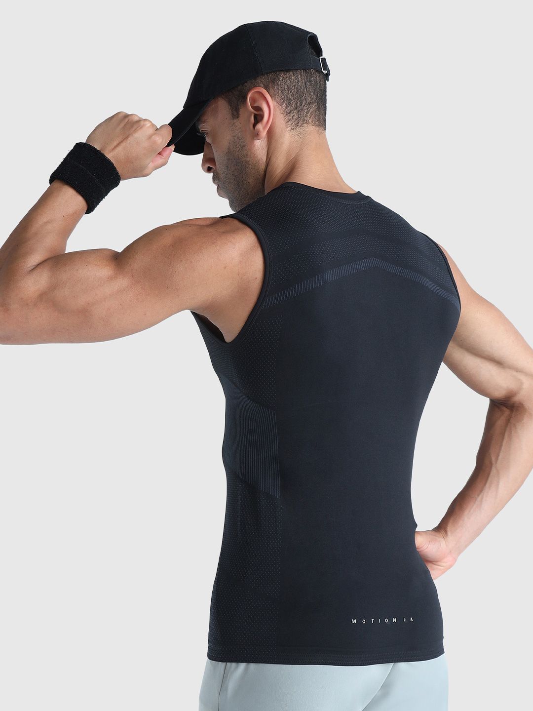Men Moisture Wicking Solid Round Neck Compression T-shirt