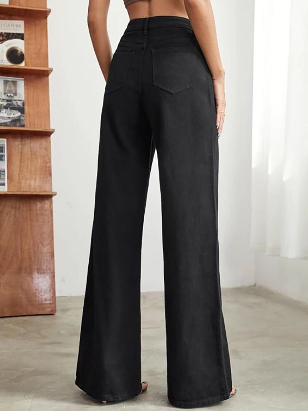 Women Black Jean Straight Fit High-Rise Stretchable Jeans