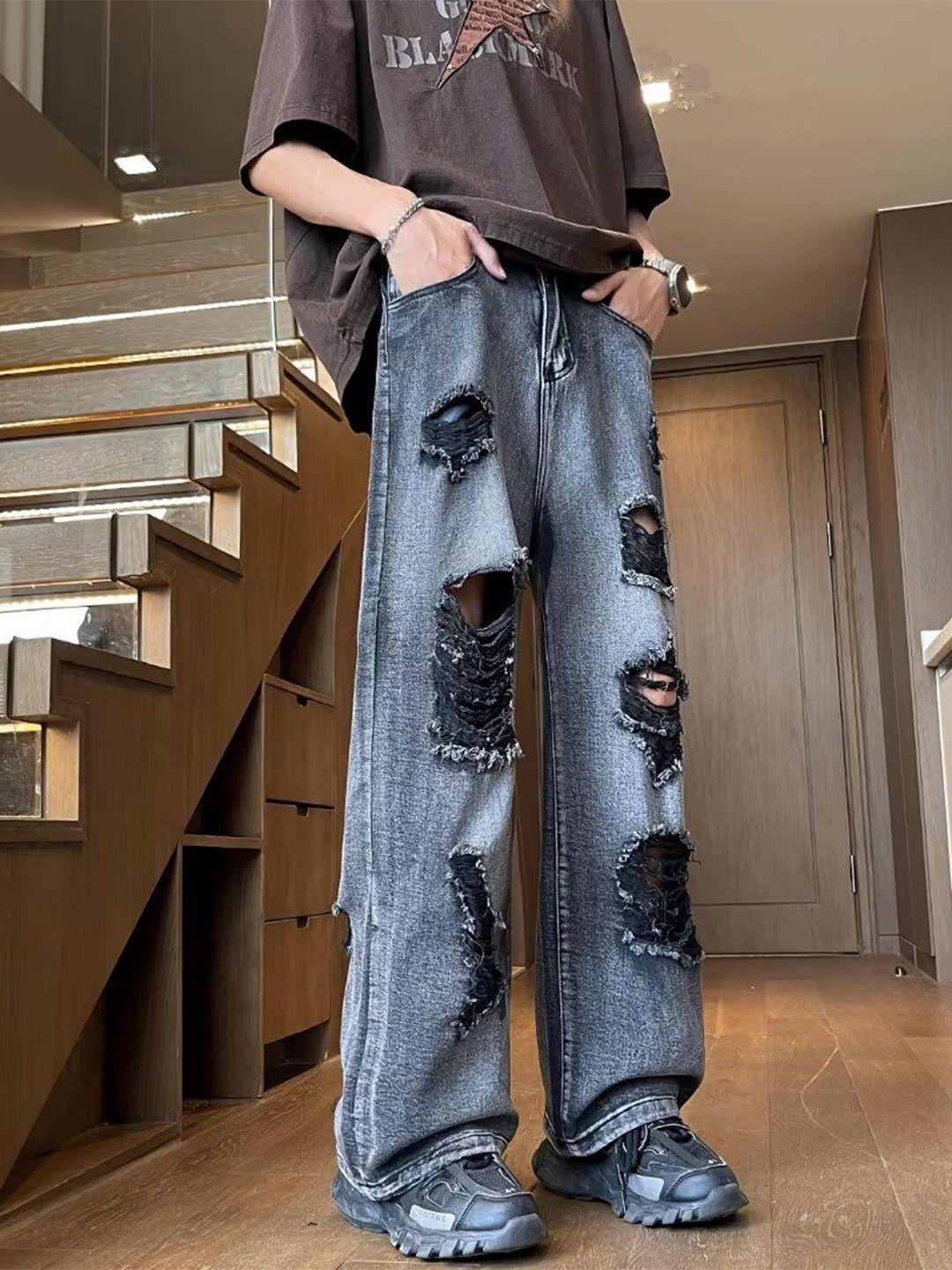 Men Baggy Mid-Rise Mildly Distressed Light Fade Jeans
