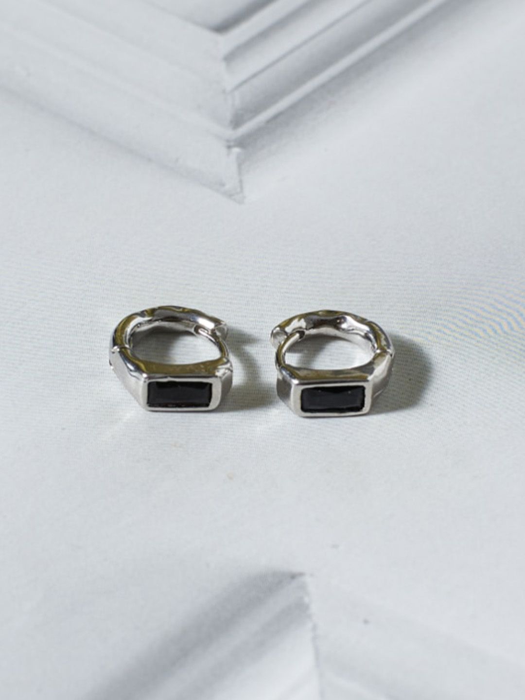 SALTY Men Contemporary Hoop Earrings