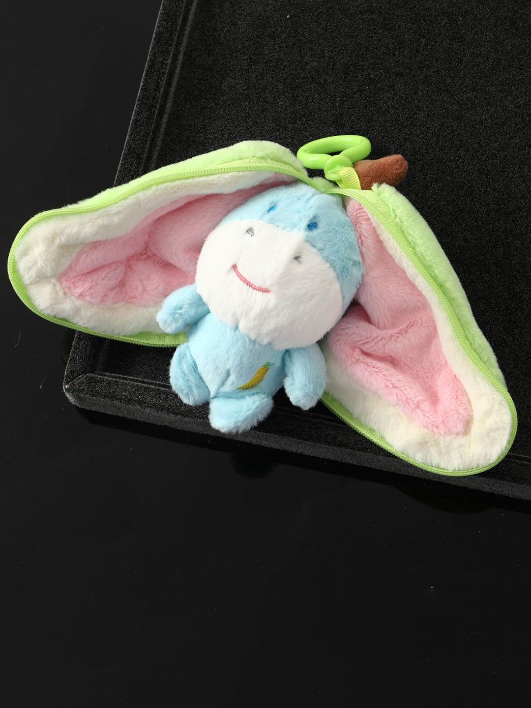 SALTY Kawaii Hideaway Plushy Zipper Bag Charm