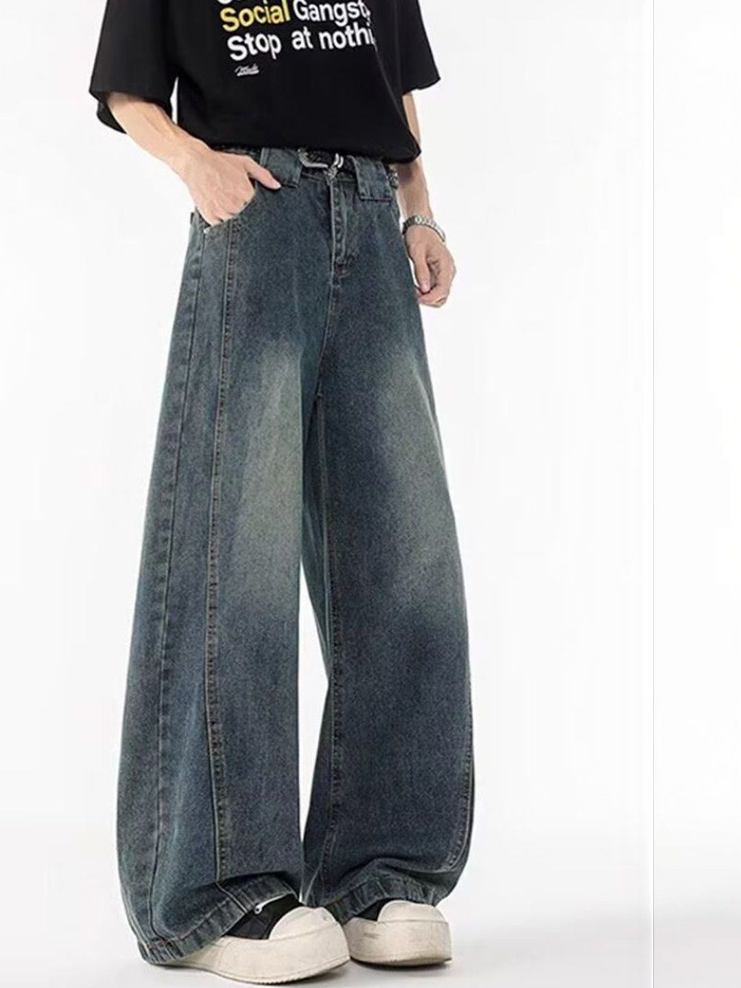 Men Wide Leg Mid-Rise Medium Fade Jeans