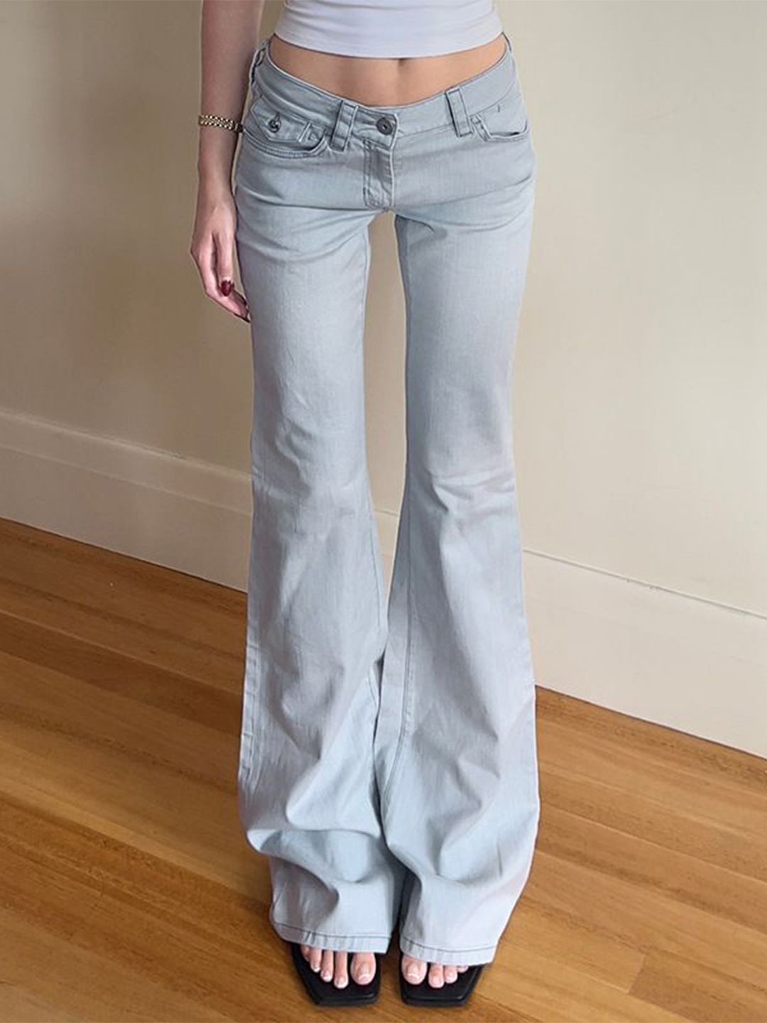 Women Mid-Rise Clean look Light Fade Jeans