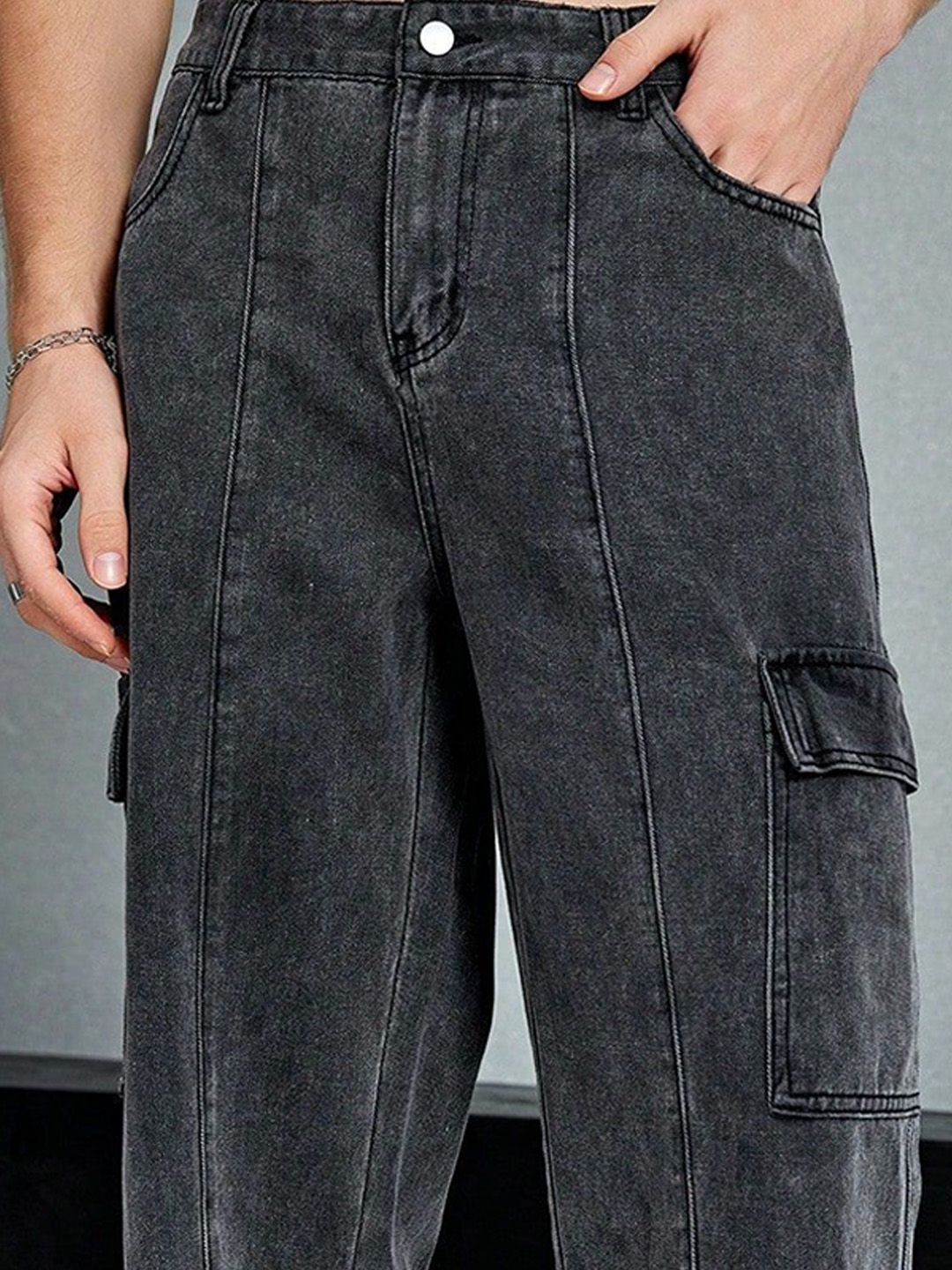 Men Regular Fit Mid-Rise Stretchable Cargo StylesJeans