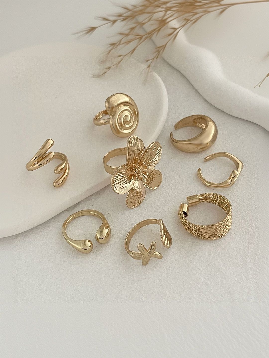Set of 8 Gold-Plated Finger Ring