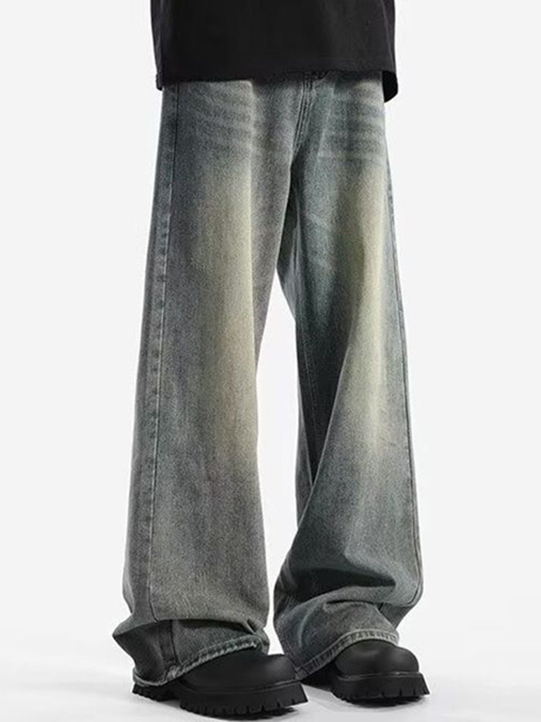 Men Wide Leg Mid-Rise Medium Fade Jeans