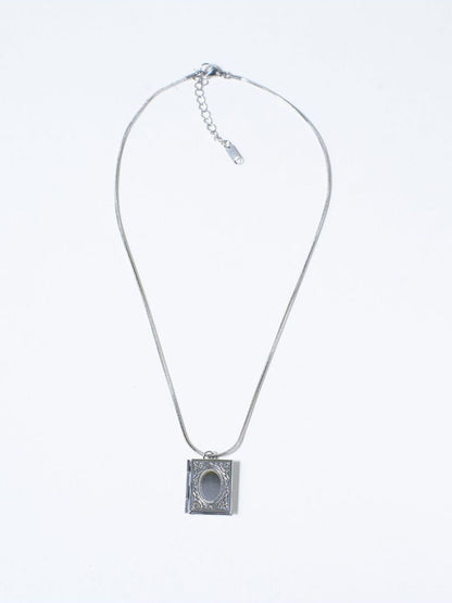 SALTY Women Quirky Quasar Openable Silver Pendant With Chain