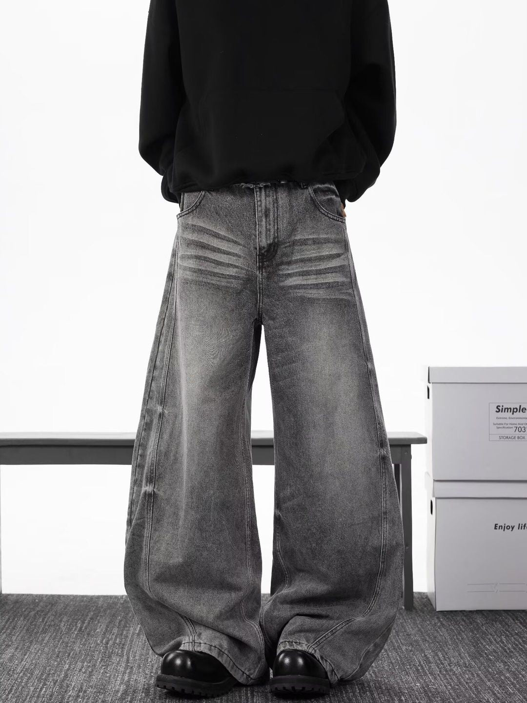 Men Wide Leg Mid-Rise Light Fade Jeans