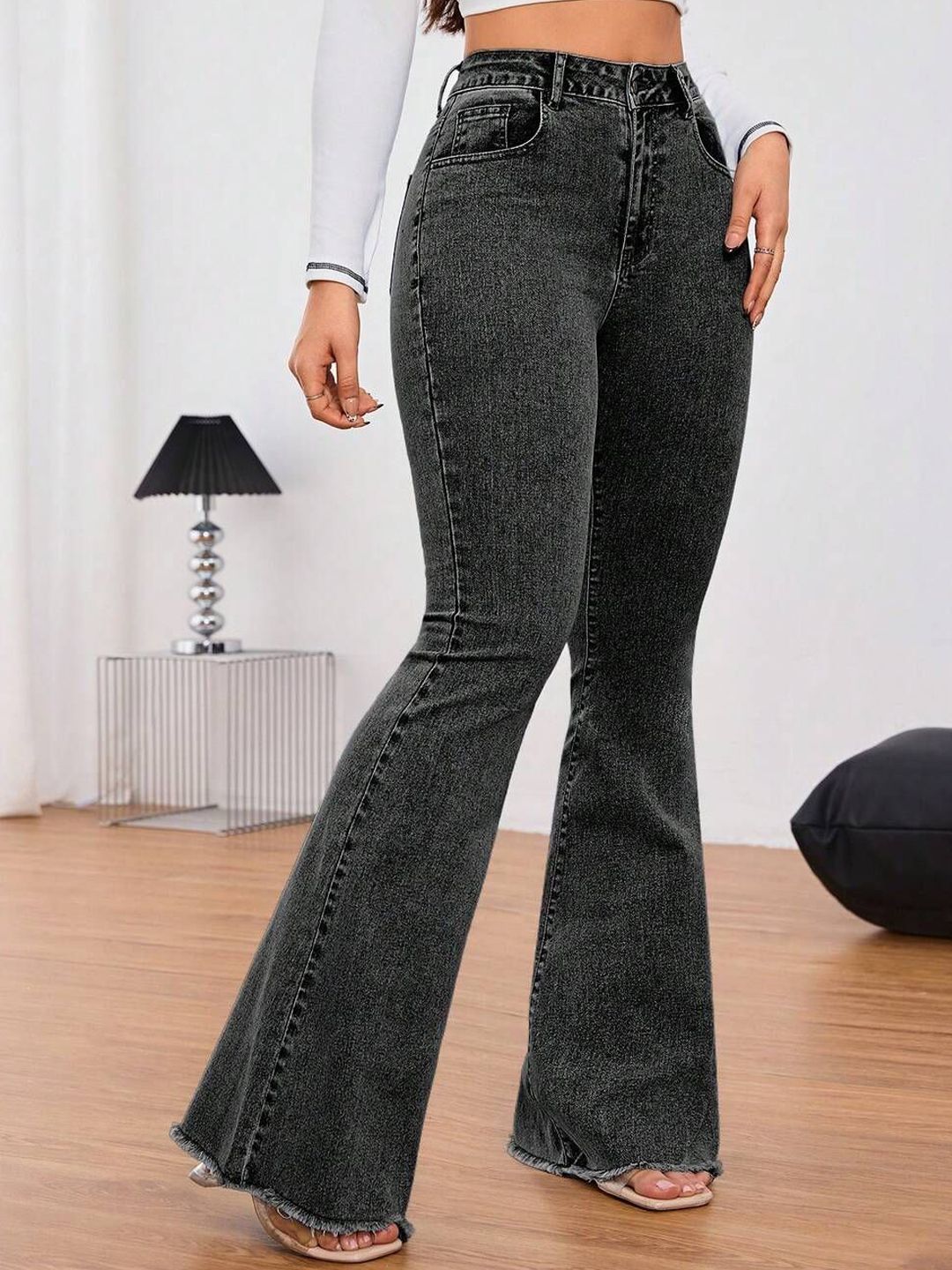 Women Bootilicious Bootcut Mid-Rise Stretchable Jeans