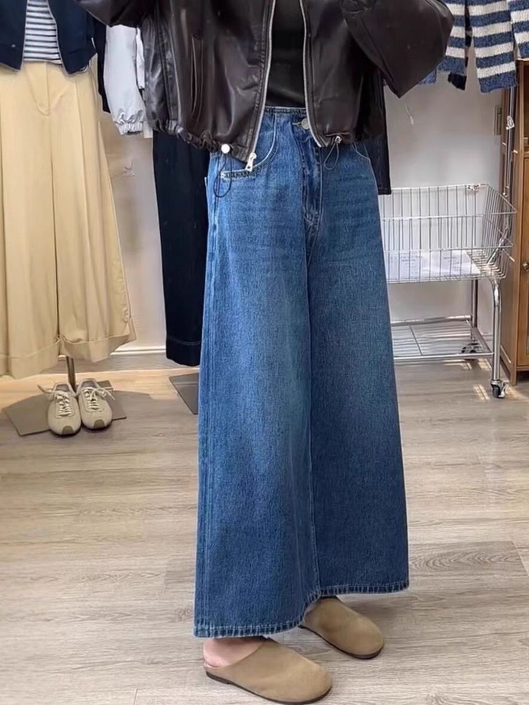 Women Flared Mid-Rise Light Fade Jeans