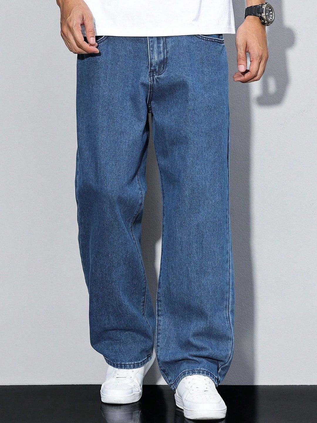 Men Straight Fit Mid-Rise Stretchable Jeans