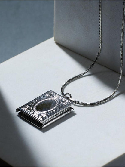 SALTY Stainless Steel Quirky Quasar Openable Silver Pendant Chain