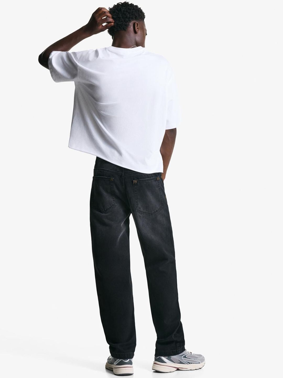 Men Regular Fit Mid-Rise Heavy Fade Jeans