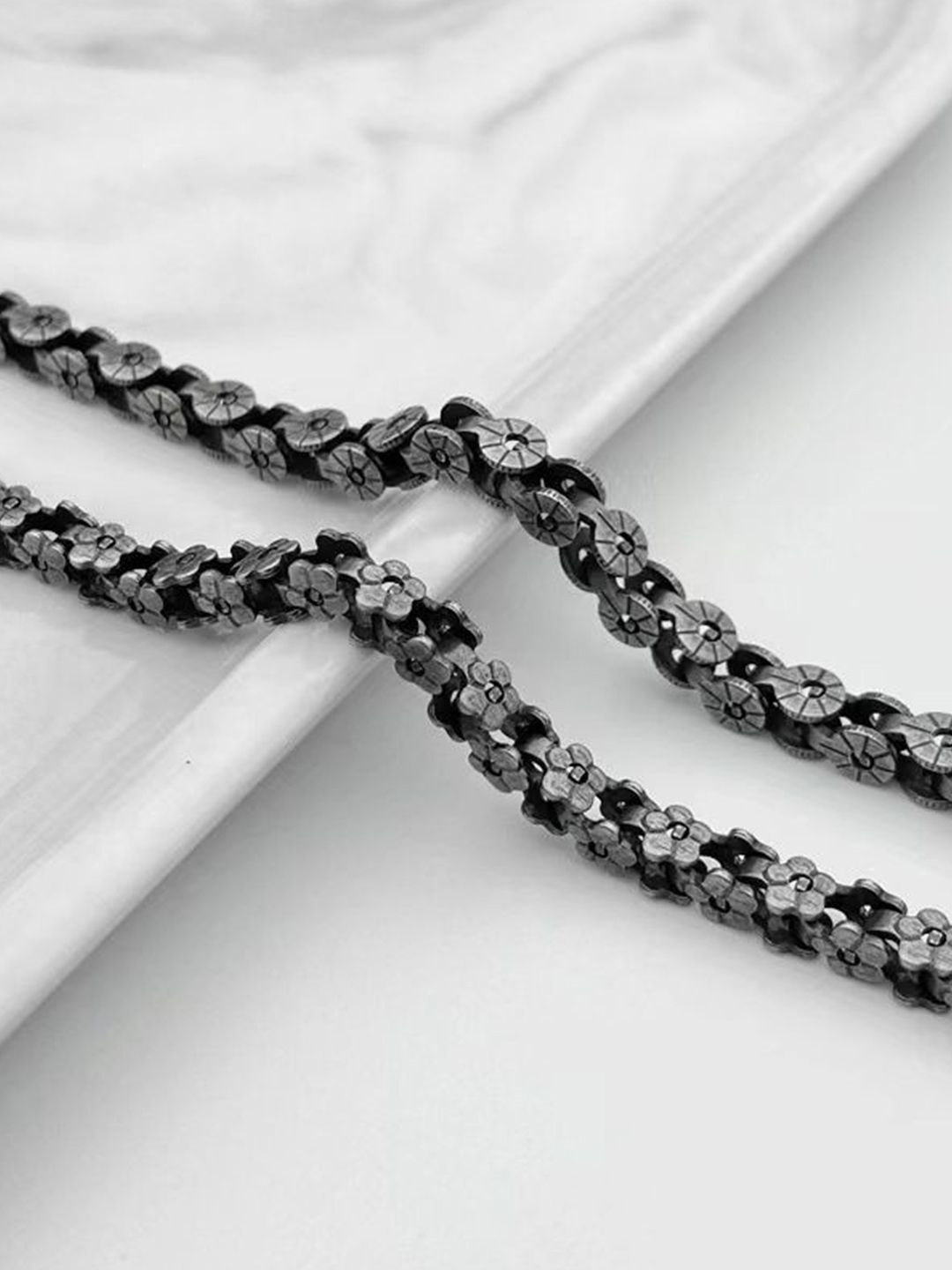 Men Stainless Steel Silver-Plated Link Bracelet