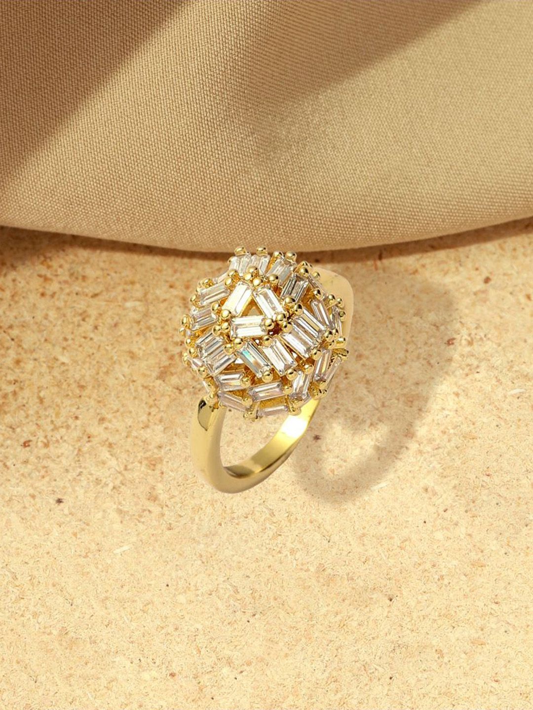 SALTY Glittering Grace Gold Finger Ring