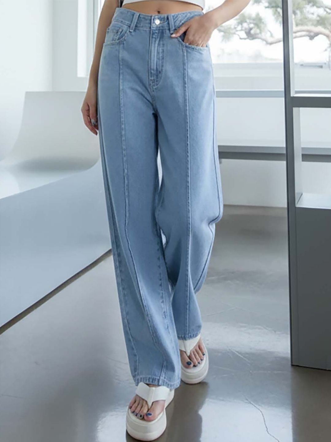 Women Classic Wide Leg High-Rise Stretchable Jeans