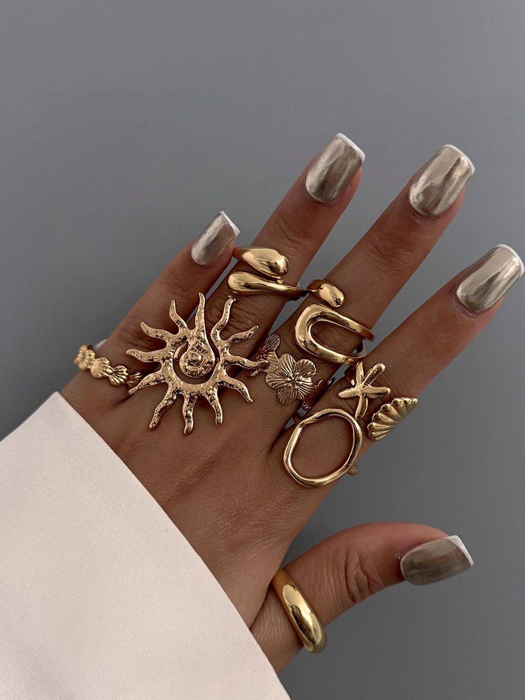 Set of 8 Gold-Plated Finger Ring