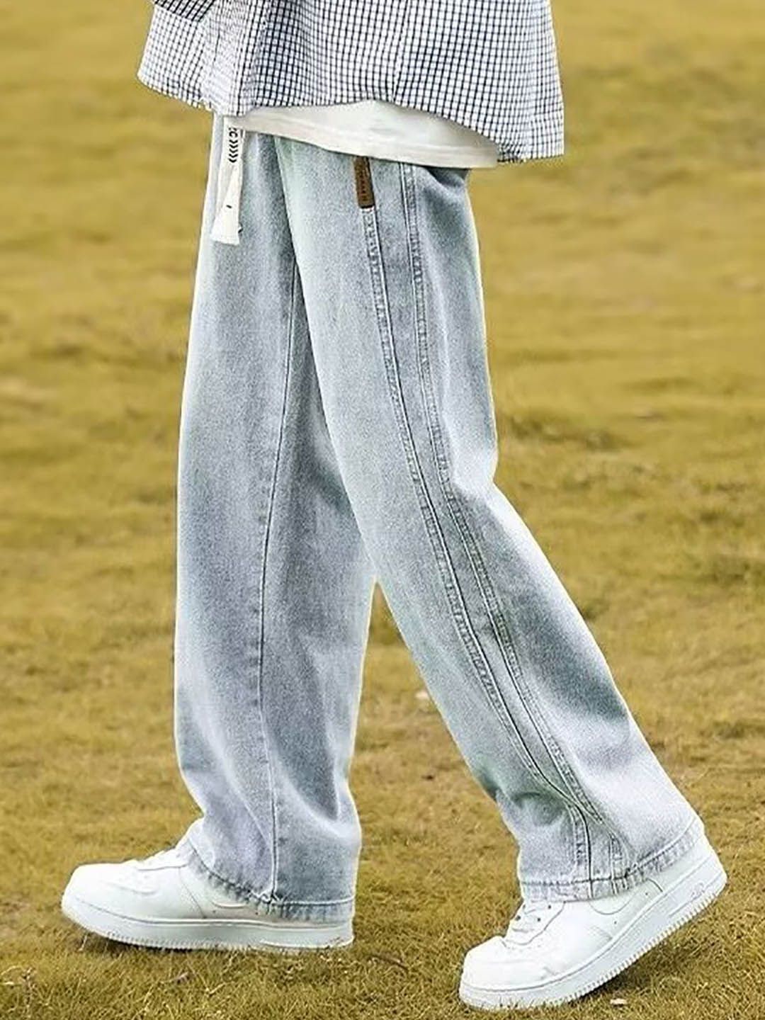 Men Mid-Rise Wide Leg Light Fade Jeans