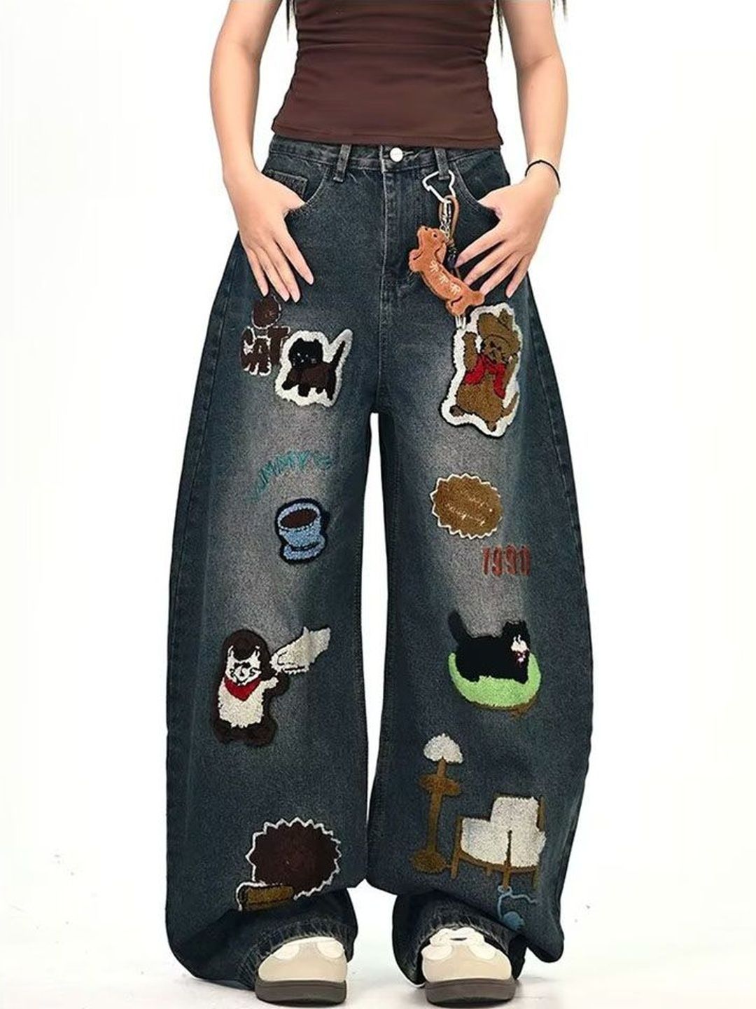 Men Wide Leg Mid-Rise Dark Applique Jeans