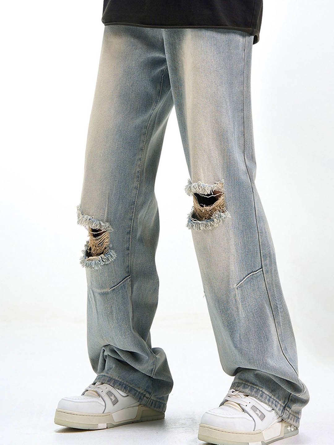 Men Relaxed Fit Slash Knee Light Fade Jeans