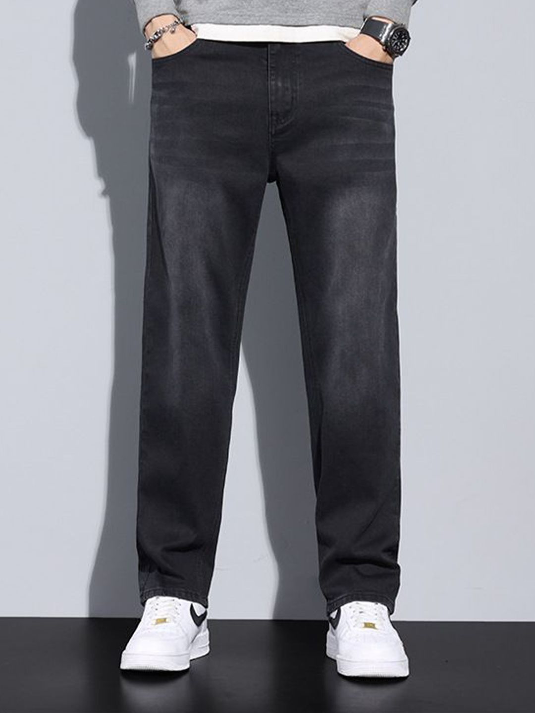 Men Regular Fit Mid-Rise Heavy Fade Jeans