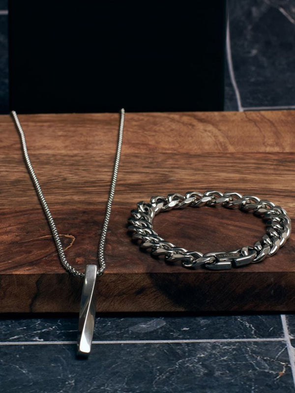 SALTY Men Set of 2 Torque Bar Pendant and Curb Chain