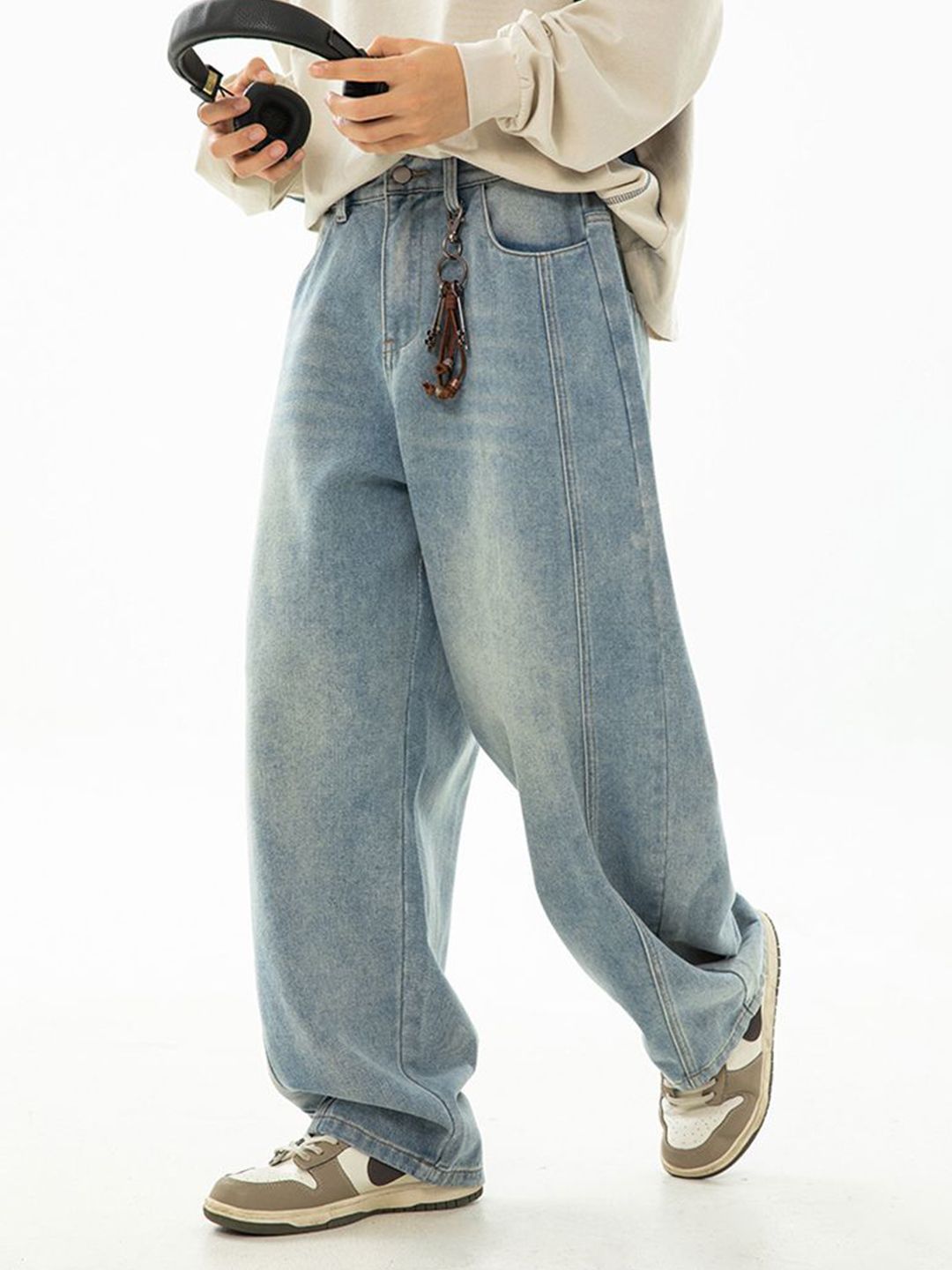 Men Wide Leg Mid-Rise Light Fade Jeans