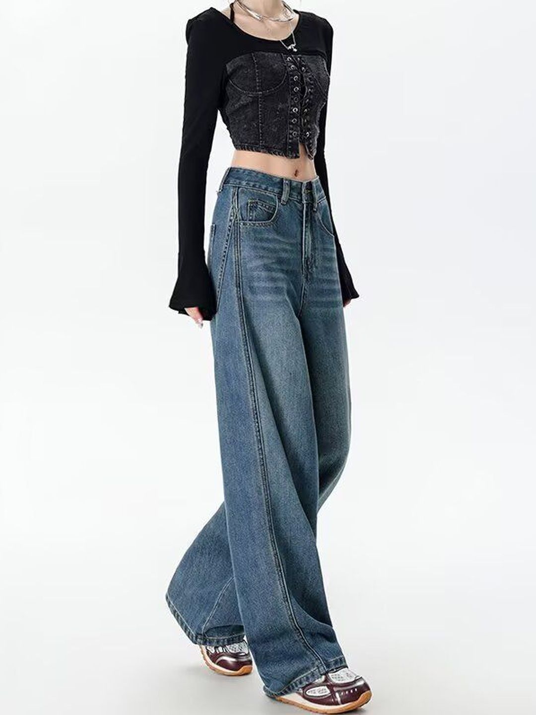 Women Wide Leg Mid-Rise Light Fade Jeans