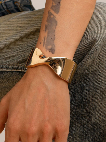 Men Gold-Plated Cuff Bracelet