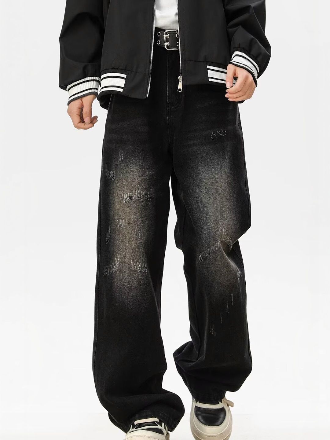 Men Baggy Mid-Rise Light Fade Jeans