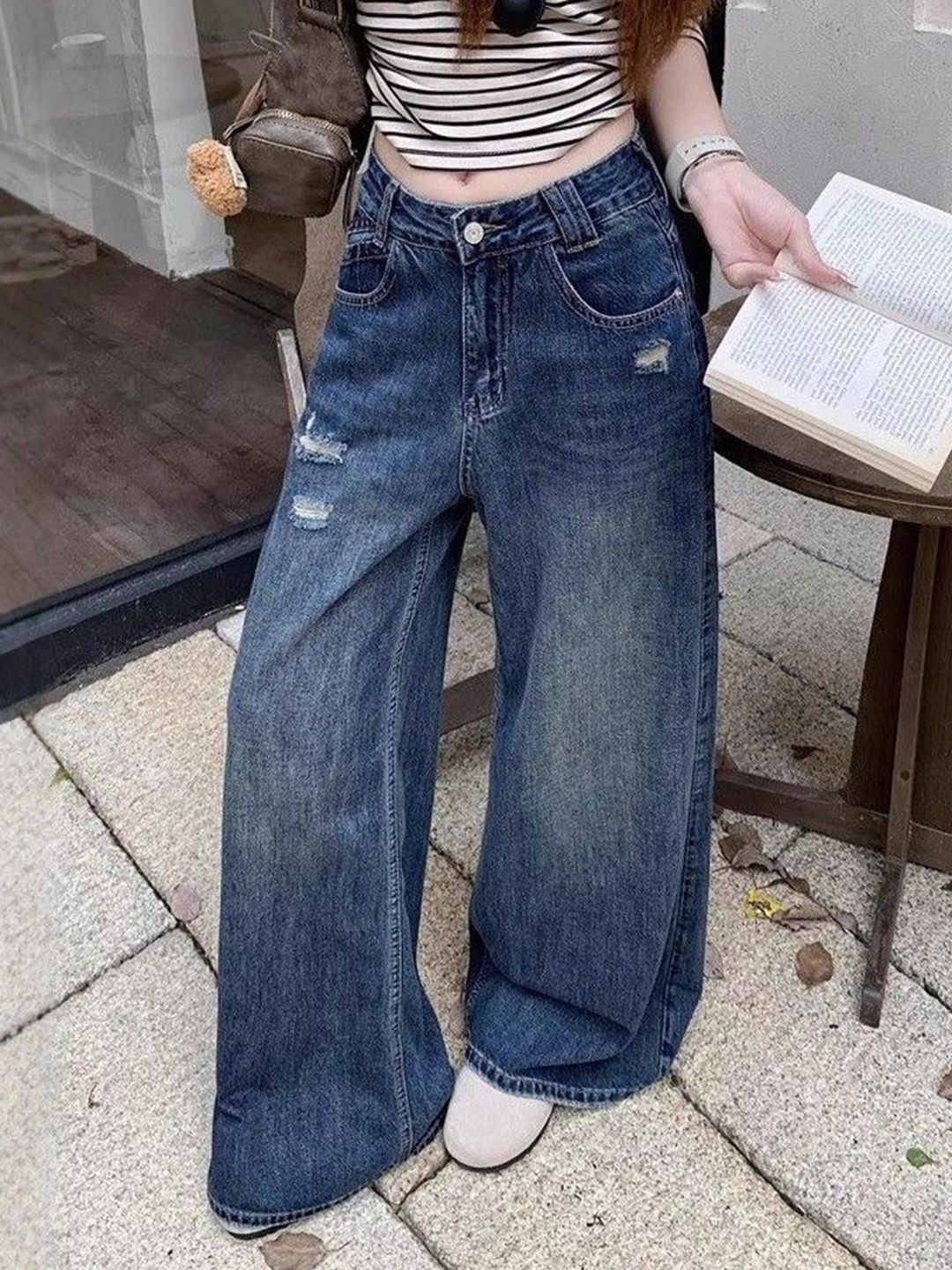 Women Mid-Rise Heavy Fade Retro Denims Regular Fit Jeans