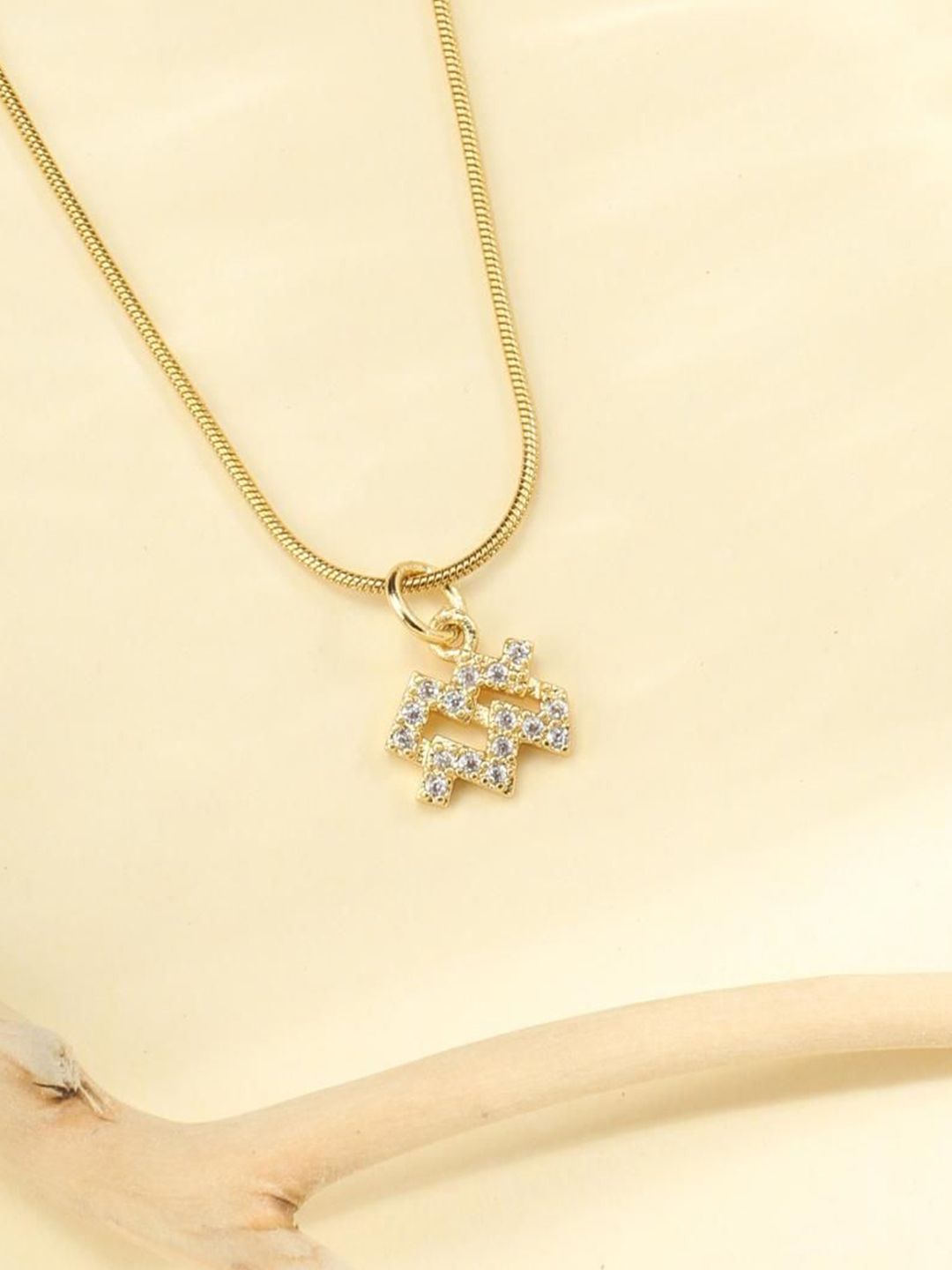 SALTY Contemporary Artificial Stone Studded Pendant with Chain