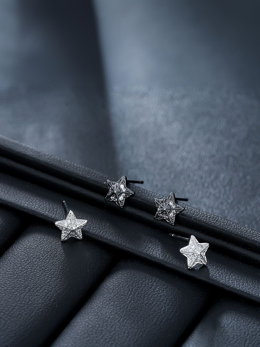 Men Silver Plated Zircon Studded Star Shaped Studs