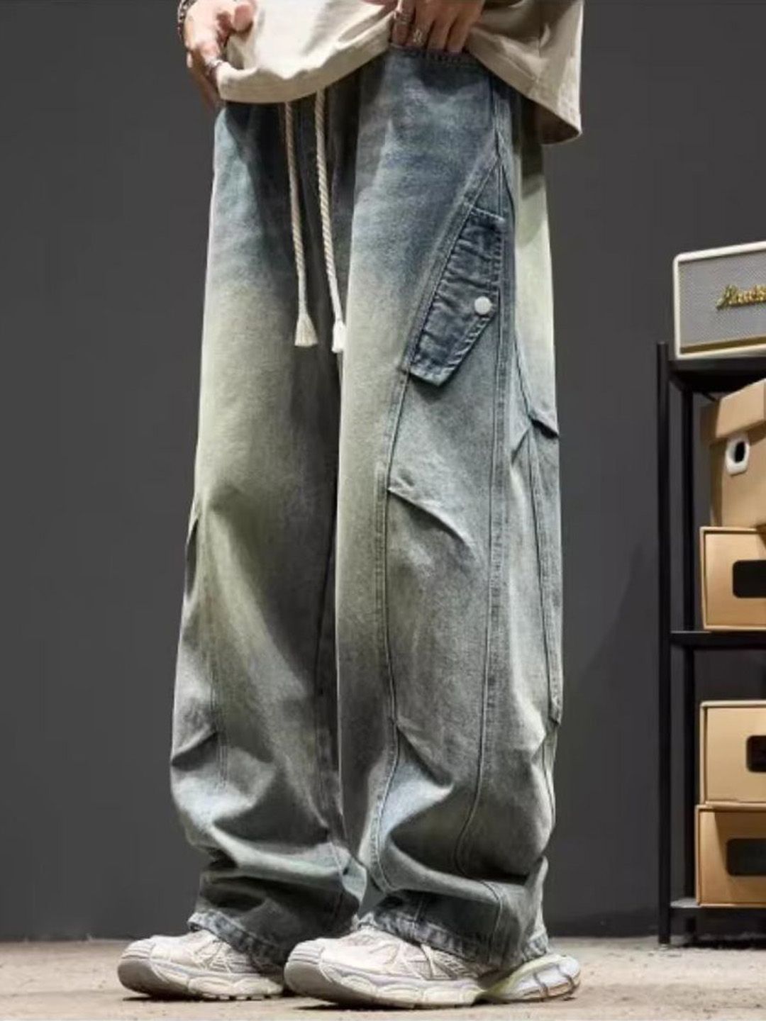 Men Mid-Rise Light Fade Jeans