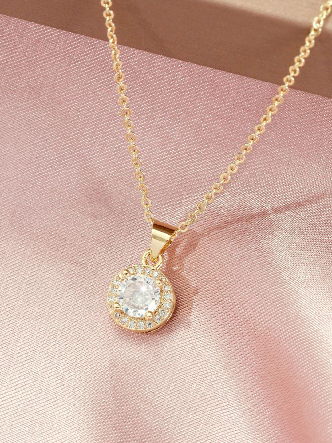 SALTY Pack of 2 Women Gleam Kiss Necklace