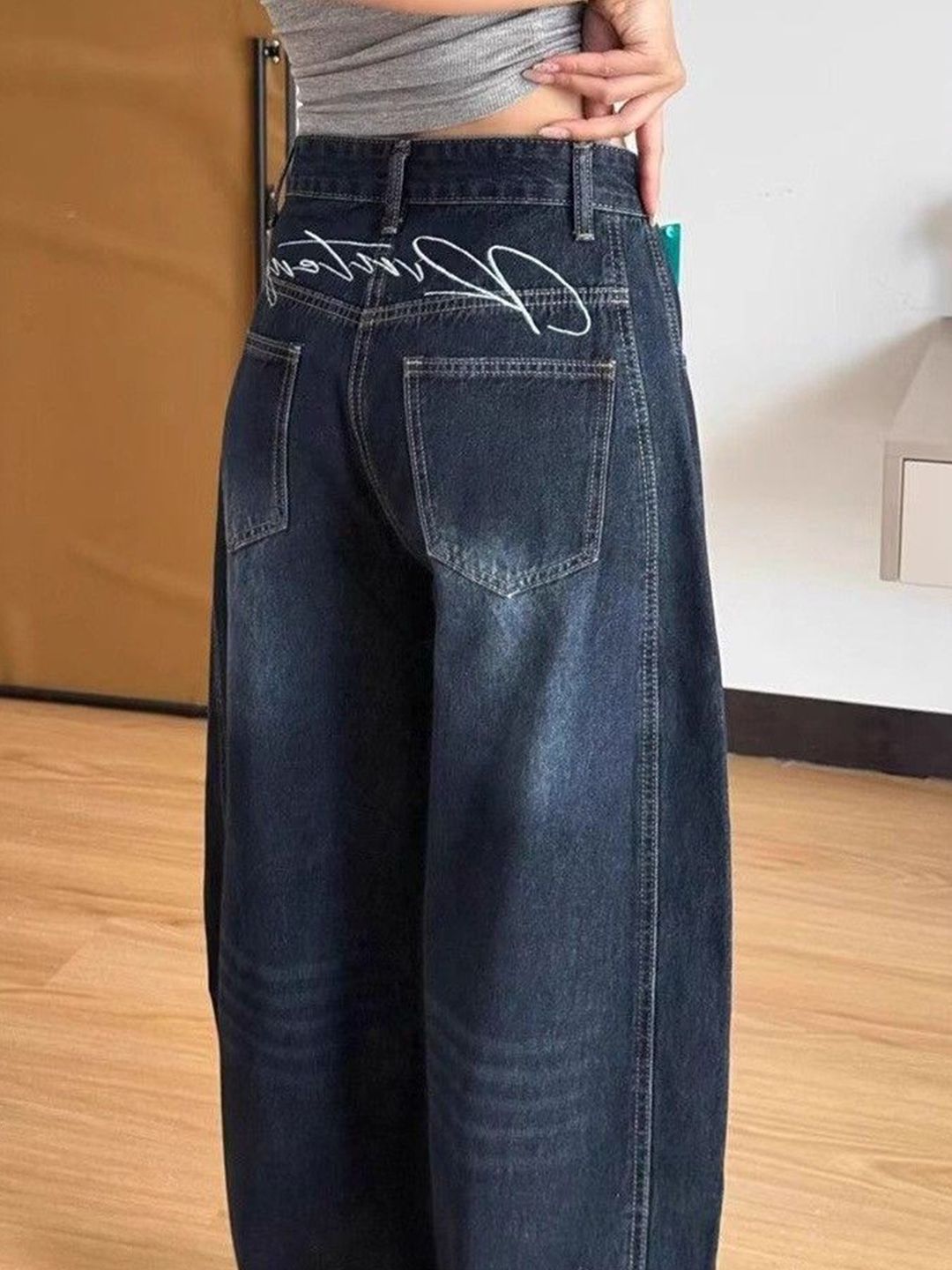 Women Mid-Rise Regular Fit Cotton Heavy Fade Jeans