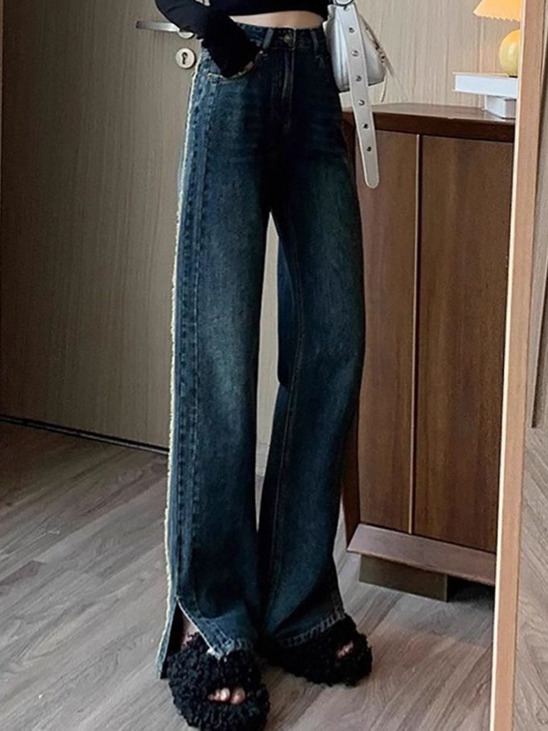 Women Light Fade Mid-Rise Jeans