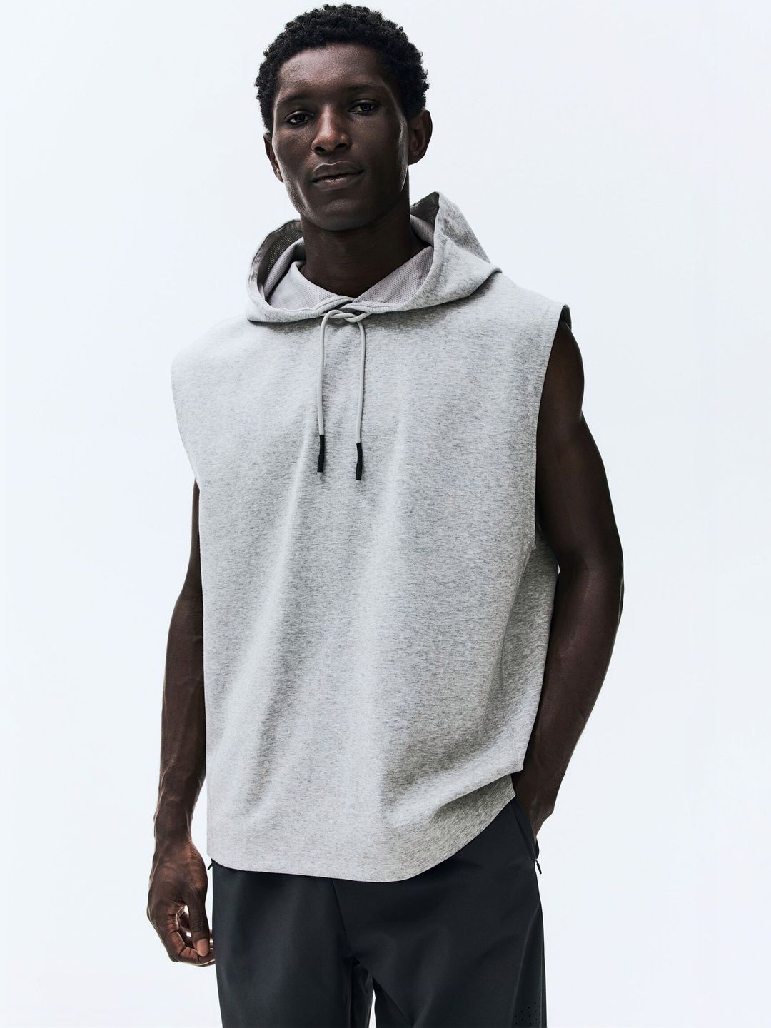 Regular Fit Sleeveless Sports Hoodie with DryMove