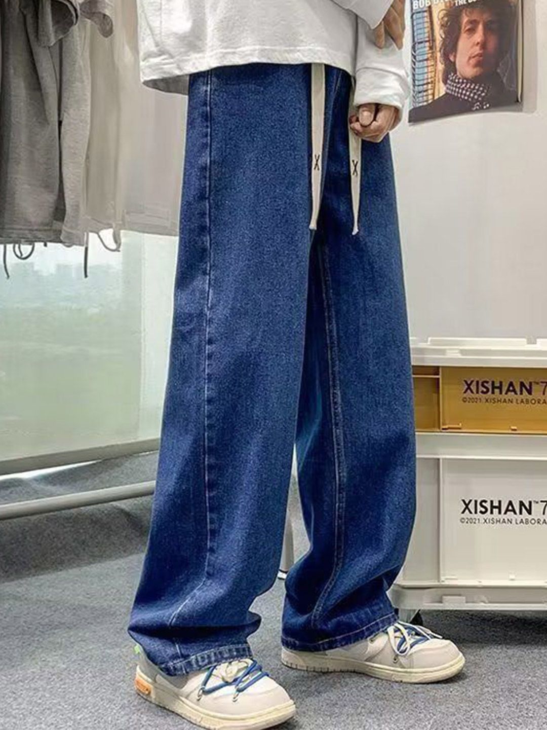 Men Wide Leg Mid-Rise Jeans