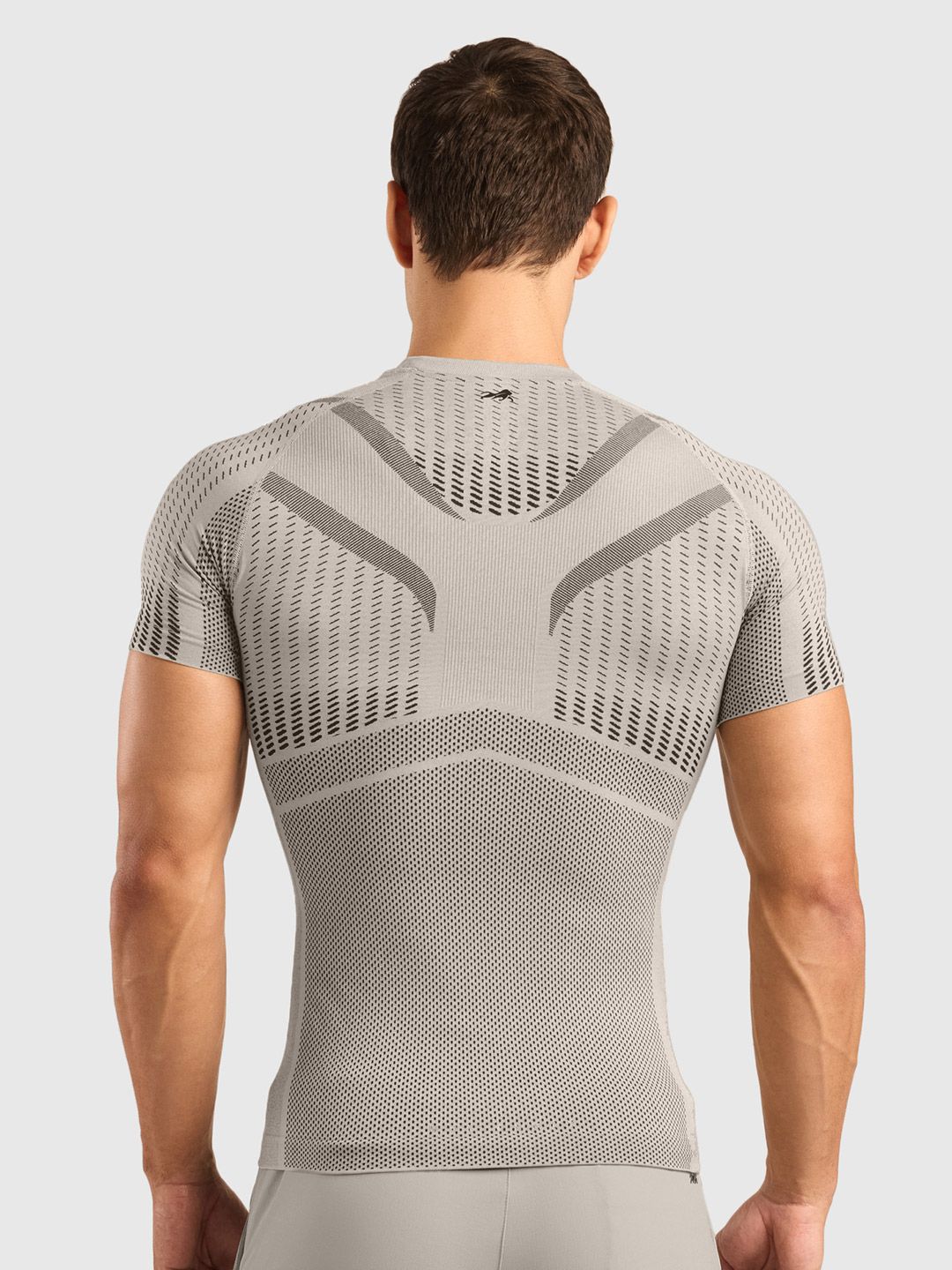 Men Abstract Printed Round Neck Seamless Compression T-shirt