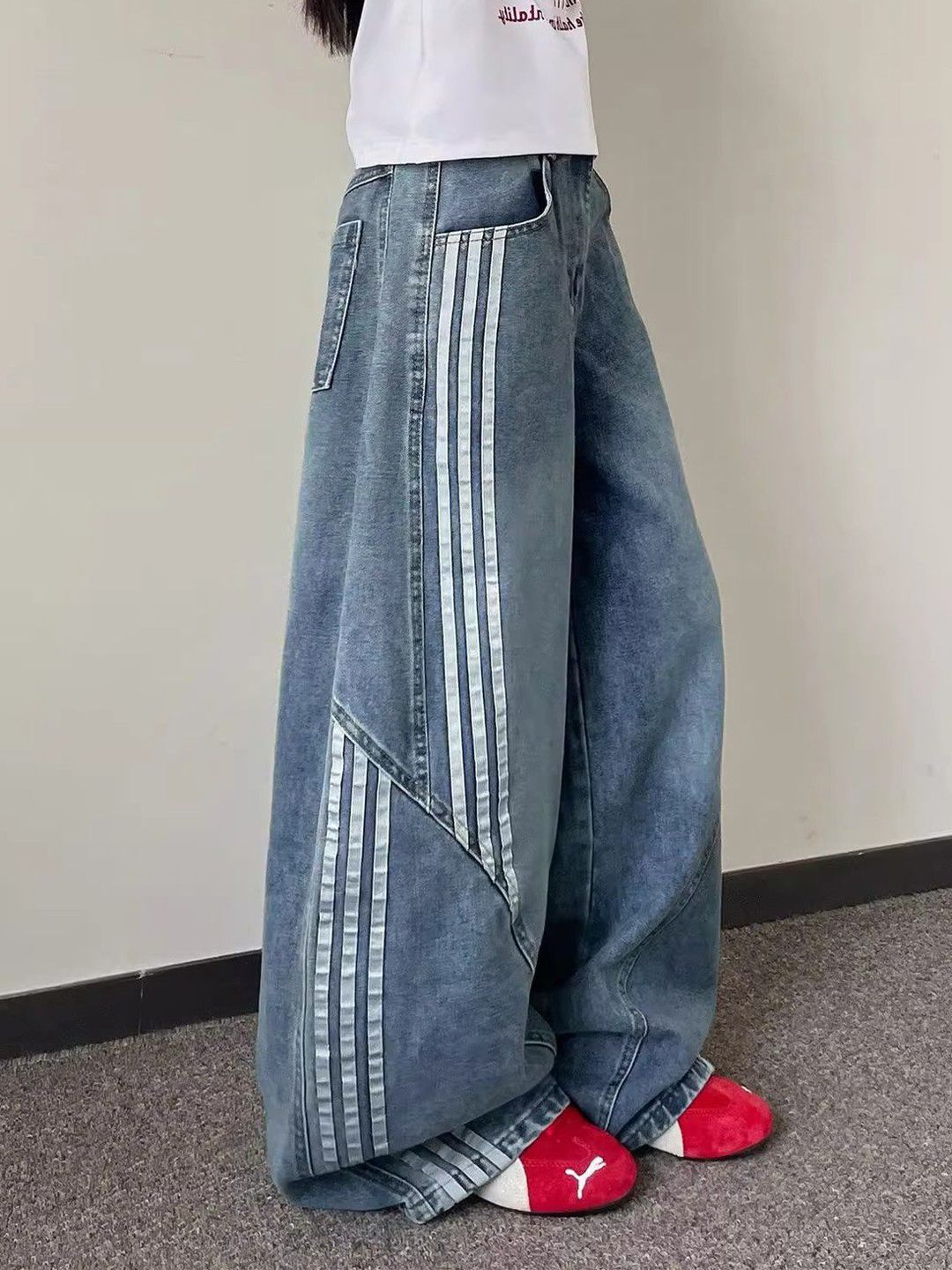 Women Mid-Rise Wide Leg  Jeans