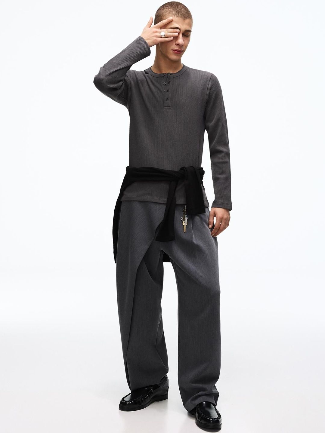 Long-sleeve slim-fit Henley collar T-shirt