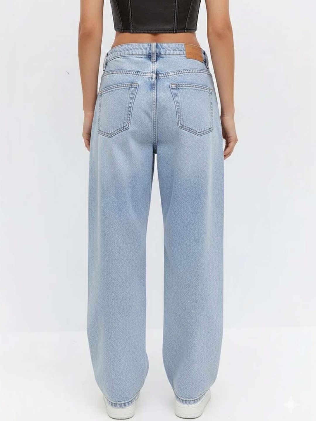 Women Relaxed Fit High-Rise Light Fade Jeans