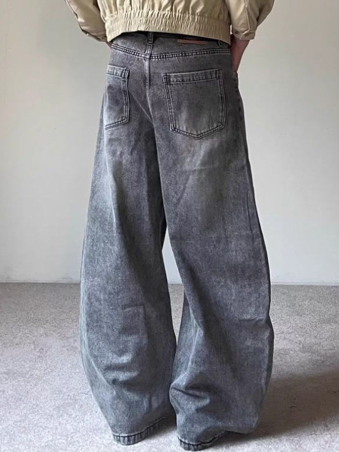 Men Wide Leg Mid-Rise Light Fade Jeans