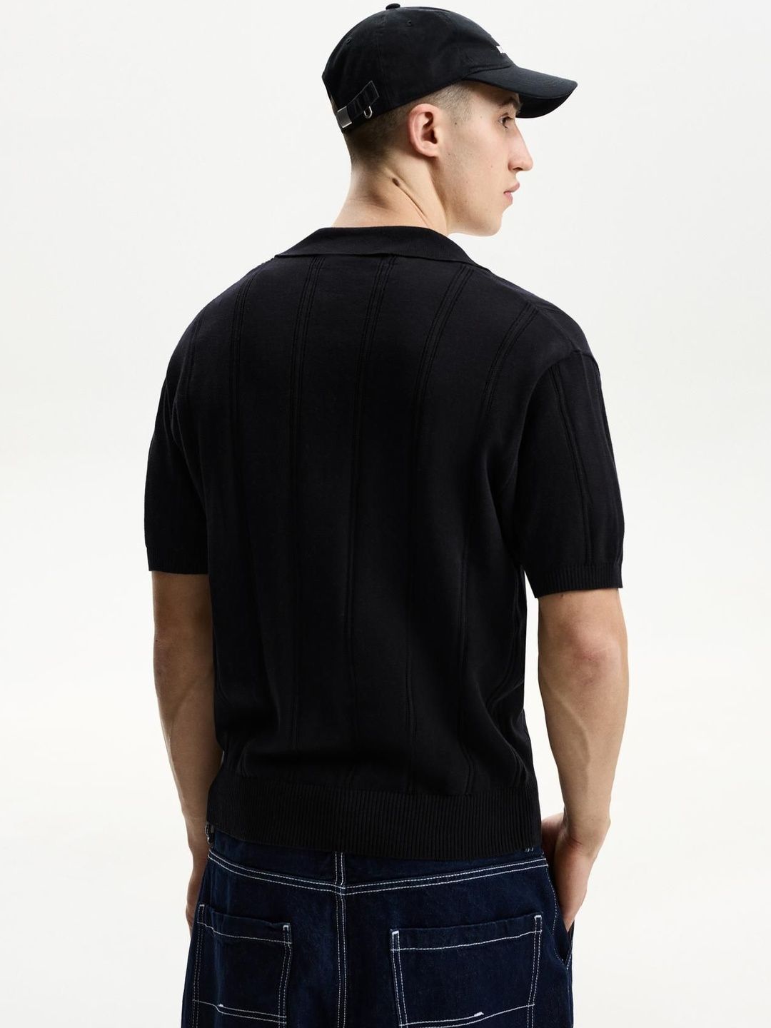 Textured short sleeve polo shirt